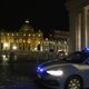 Z AVTOMOBILOM VDRL V VATIKAN: Na poti do Apostolske palače ga streli niso ustavili (VIDEO)