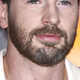 Chris Evans se je v zasebni ceremoniji poročil z mlado igralko