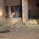 PRED MESTNO HIŠO NA SARDINIJI ODJEKNILA BOMBA: Huje poškodovan zunanji del stavbe in pritličje (FOTO, VIDEO)