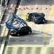 Del žerjava padel na prometno cesto na Floridi #video