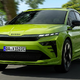 Škoda enyaq RS - strupeno zelena barva ni naključje, električni SUV tudi kot RS