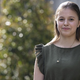 Nadarjena slovenska violinistka, ki že pri 16 letih po svetu polni koncertne dvorane