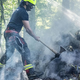 Kljub prizadevanju gasilcev se požar na Tolminskem širi: na pomoč Air Tractorji #foto
