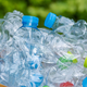 Čudežna bakterija spremeni odpadno plastiko v priljubljeno zdravilo