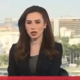Napad Izraelcev na Sirijo: televizijsko voditeljico je kar vrglo s stola #video