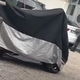 Redarja sredi Ljubljane na tla zbila moškega in ga vklenila #video
