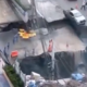 Šokanten posnetek: pred očmi se jim je vdrla cesta, nastala je 50 metrov globoka luknja #video