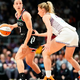 Oblak je s klopi spremljal polom Atletica in Mussa, njegova sestra pa je v WNBA pisala zgodovino