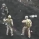 Velika napaka ruskih vojakov. Objemali so se, ko je priletel dron. #video