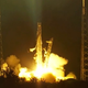Prvo zasebno plovilo SpaceX poletelo proti ISS