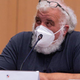 Spet maske na prostem? Krek: »Če imam jaz masko, se verjetno obetajo«
