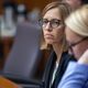 Poslanci sprejeli zdravstveni interventni zakon