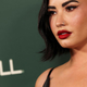Presrečna Demi Lovato se je zaročila s prijateljem, s katerim sta si dala posebna tatuja