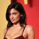 Kylie Jenner z novim videzom: »ponovno kopira Bianco Censori«