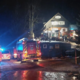 Dimniški požar na smučarski koči, dve osebi v zdravstveni nevarnosti (FOTO)