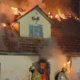 Ognjeni zublji zajeli hišo: znano, kolikšna je škoda