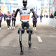 Tek z roboti: kdo bo hitrejši na prvem mešanem polmaratonu?