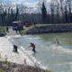 Posnetki dramatičnega reševanja migranta iz reke (FOTO)