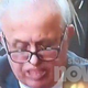 Poslanec med burno sejo skoraj izgubil protezo (VIDEO)