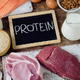 Kaj se nam lahko zgodi, če pretiravamo z uživanjem proteinov