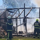 V požaru pri družini Marjana Grabarja zgoreli osebni avtomobil, traktor in traktorska kosilnica (FOTO)