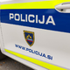 Drama na koprskem bencinskem servisu, ženska zbežala iz vozila
