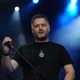Prometni kaos, vrtoglave cene in varnostno tveganje: prihaja Thompsonov megakoncert
