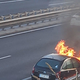 To so prizori s slovenske avtoceste, avtomobil zgorel v celoti (FOTO)