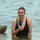 Vroče v studiu: poglejte, kako se je slekla slovenska voditeljica (FOTO)