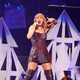 V čast kar 13 voščenih kopij Taylor Swift