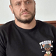 Alen grozil z jeklenko in napadel policiste