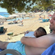 Počitniški Sašo Avsenik: na oddihu s svojimi dekleti (Suzy)