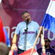 Stric Thompson poje o veri, ona se raje pokaže zgoraj brez (FOTO)(FOTO)