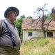 Okoli osamele kmetije ima Peter stalna srečanja z rjavo zverjo