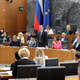 Število glasov v podporo umiku referenduma o obrambnih izdatkov še nejasno