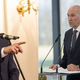 Politiki, kot jih niste vajeni: Janša v skali, Pahor v gozdu, Nemec uživa ob čevapčičih ... (FOTO)