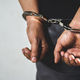 »Plačanec« bežal pred policijo in se zaletel, njegov avto poln orožja