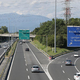Kaj storiti, če se vam na avtocesti pokvari vozilo? Pozor, pomoč ne bo zastonj