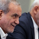 Predsednik velesile zavrnil stisk roke s prvo damo, odzivi se kar vrstijo: »Tradicija gor ali dol – zdaj si gost. Obnašaj se!«