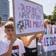 Zbrani na protestu so se spraševali, »zakaj uničevati nekaj, kar deluje« (FOTO)