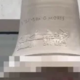 BENETKE GOVORIJO LE O NJEJ: Gola umetnica postala 'kladivo' ogromnega zvona (VIDEO)