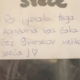 Slovenska pevka v dar dobila kondom s skrivnostnim sporočilom (FOTO)