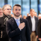 Ne boste verjeli, kaj je počel Matej Tonin na veselici! Roke je imel polne piva (FOTO)