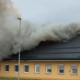 Gori na Ptuju! Plameni zajeli stavbo na Ormoški cesti, ljudje so se rešili pravočasno (VIDEO)
