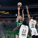 Nikolić blestel, Olimpija izenačila serijo