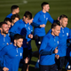Vsa Slovenija v pričakovanju večernega spektakla
