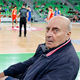“Ko se pojavi on, bi mu morali vsi poljubiti roko”