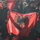 Oglejte si, kakšno srbsko zastavo so izobesili Albanci (VIDEO)