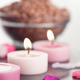 Dišeče sveče so lahko nevarnejše, kot mislite. Preverite, kaj vdihavate
