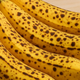 Banane s črnimi pikami: jih pojesti ali zavreči?